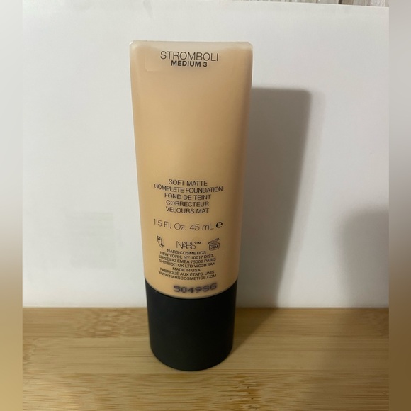 NARS Soft Matte Complete Foundation - Picture 4 of 5